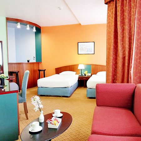 Al Diar Dana Hotel Abu Dhabi Exterior photo