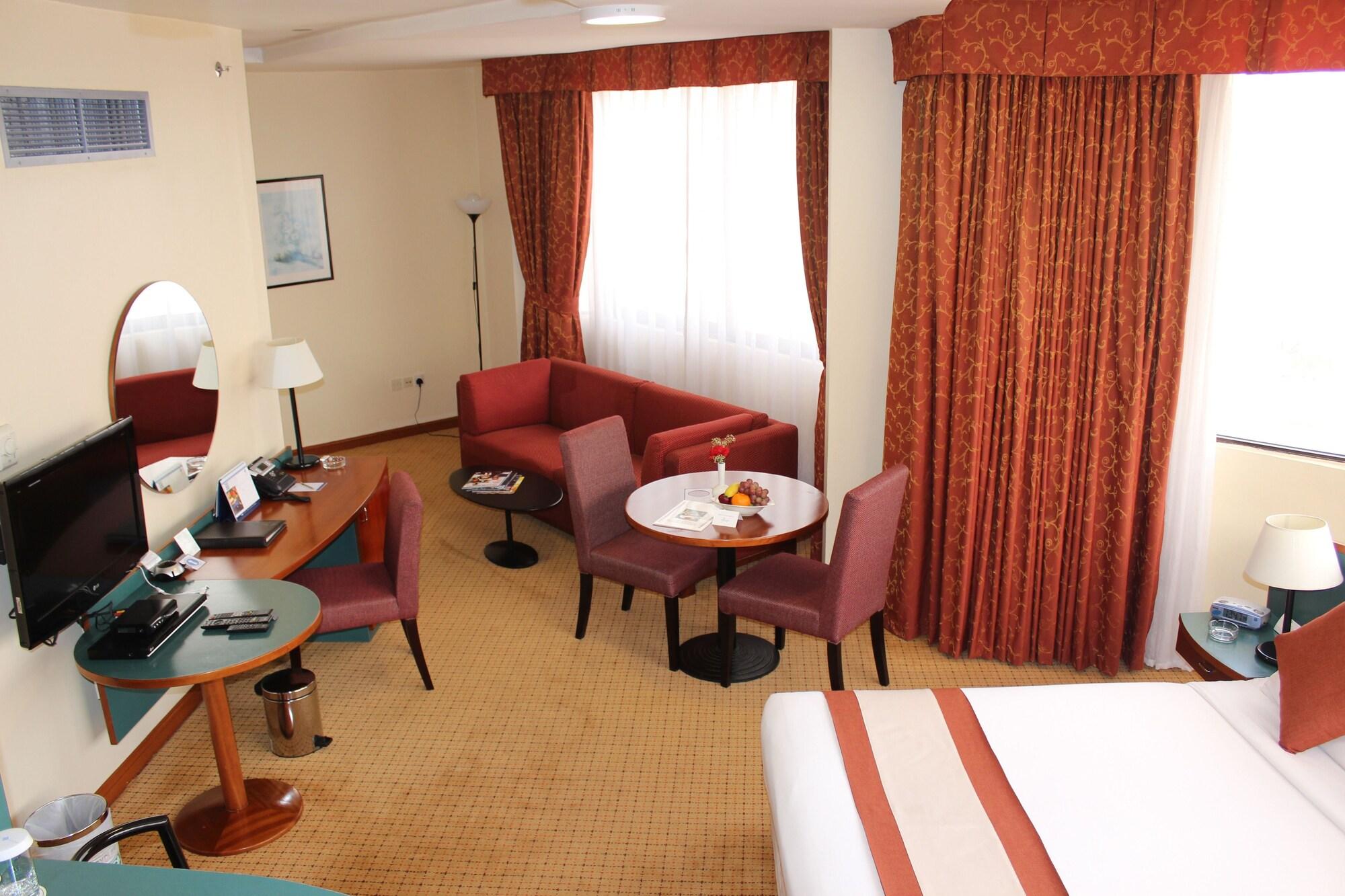 Al Diar Dana Hotel Abu Dhabi Exterior photo