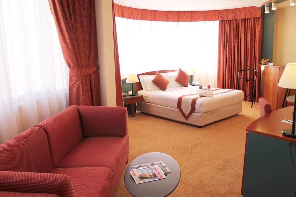 Al Diar Dana Hotel Abu Dhabi Exterior photo