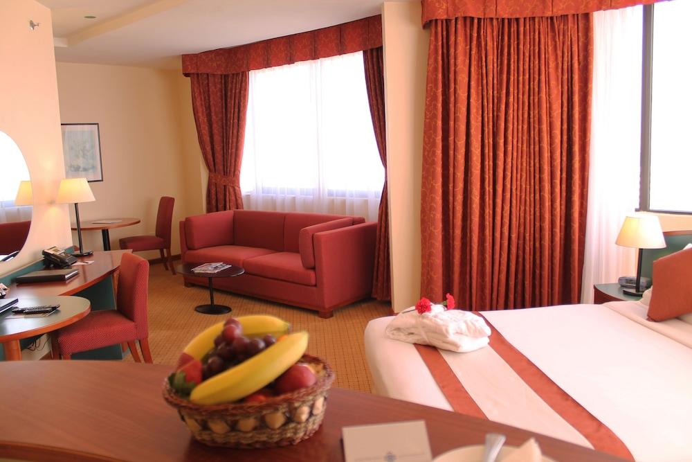 Al Diar Dana Hotel Abu Dhabi Exterior photo